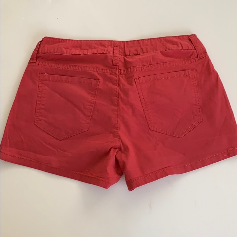 Red shorts - Picture 2 of 2